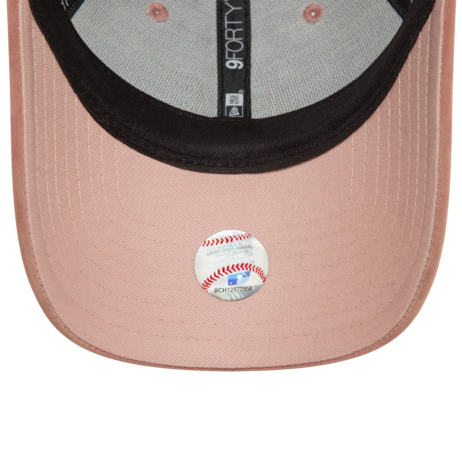 New Era Damen Cap 9FORTY Adjustable Cap New York Yankees Velour Diamante in Pastel Pink New Era Damen Cap 9FORTY Adjustable Cap New York Yankees Velour Diamante in Pastel Pink