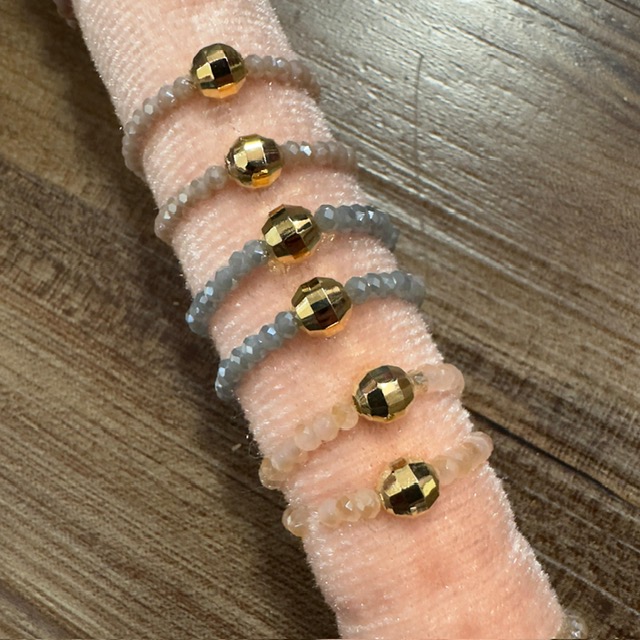 Lua Elastisches Ring - Grüne Steine mit Silber Perle