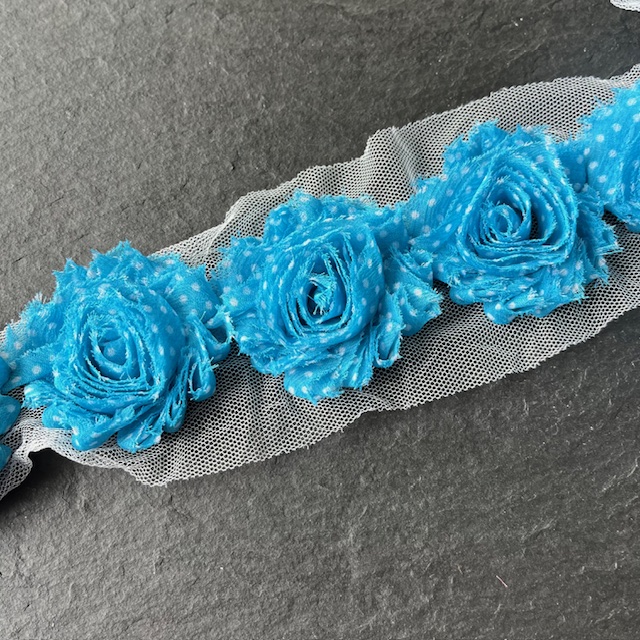 Wowzers Shabby Chic Stoffblume Blüte am Band - Türkis Gepunktet - 3 Blumen Wowzers Shabby Chic Stoffblume Blüte am Band - Türkis Gepunktet - 3 Blumen