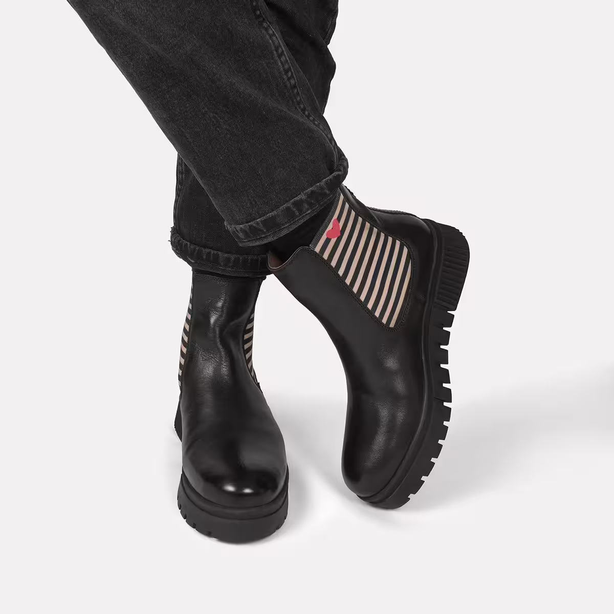 Crickit Stiefel NAELLE in Schwarz mit Streifen und kleinem Herzchen - SALE Crickit Stiefel NAELLE in Schwarz mit Streifen und kleinem Herzchen - SALE