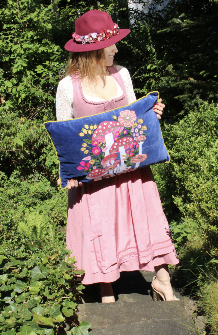 By Vivi Hut in Pink mit Blumenkranz By Vivi Hut in Pink mit Blumenkranz