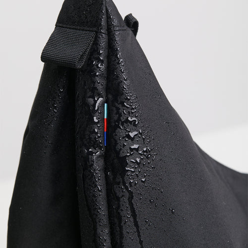 GOT BAG MOON BAG LARGE in BLACK - Large Crossbody in Schwarz GOT BAG MOON BAG LARGE in BLACK - Large Crossbody in Schwarz