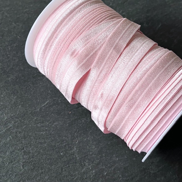 Wowzers Bastelbedarf elastischen Satin Band in Zartrosa - 1 Meter