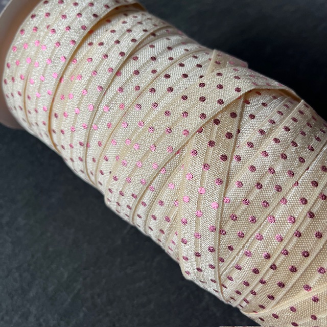 Wowzers Bastelbedarf elastischen Satin Band in Vanille Creme mit Metallic Punkte - 1 Meter 