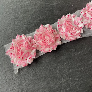 Wowzers Shabby Chic Stoffblume Blüte am Band - Valentine Herzen - 3 Blumen 