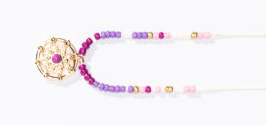LUMISHA-Summer-23-741-555x710-Kopie Lumisha Xana Kette mit Medaille - Lila & Orchid