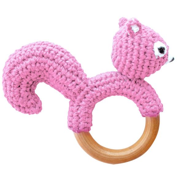 sindibaba-rassel-eichhoernchen-am-holzring-rose Sindibaba Bambus Rasselring Eichhörnchen in Pink