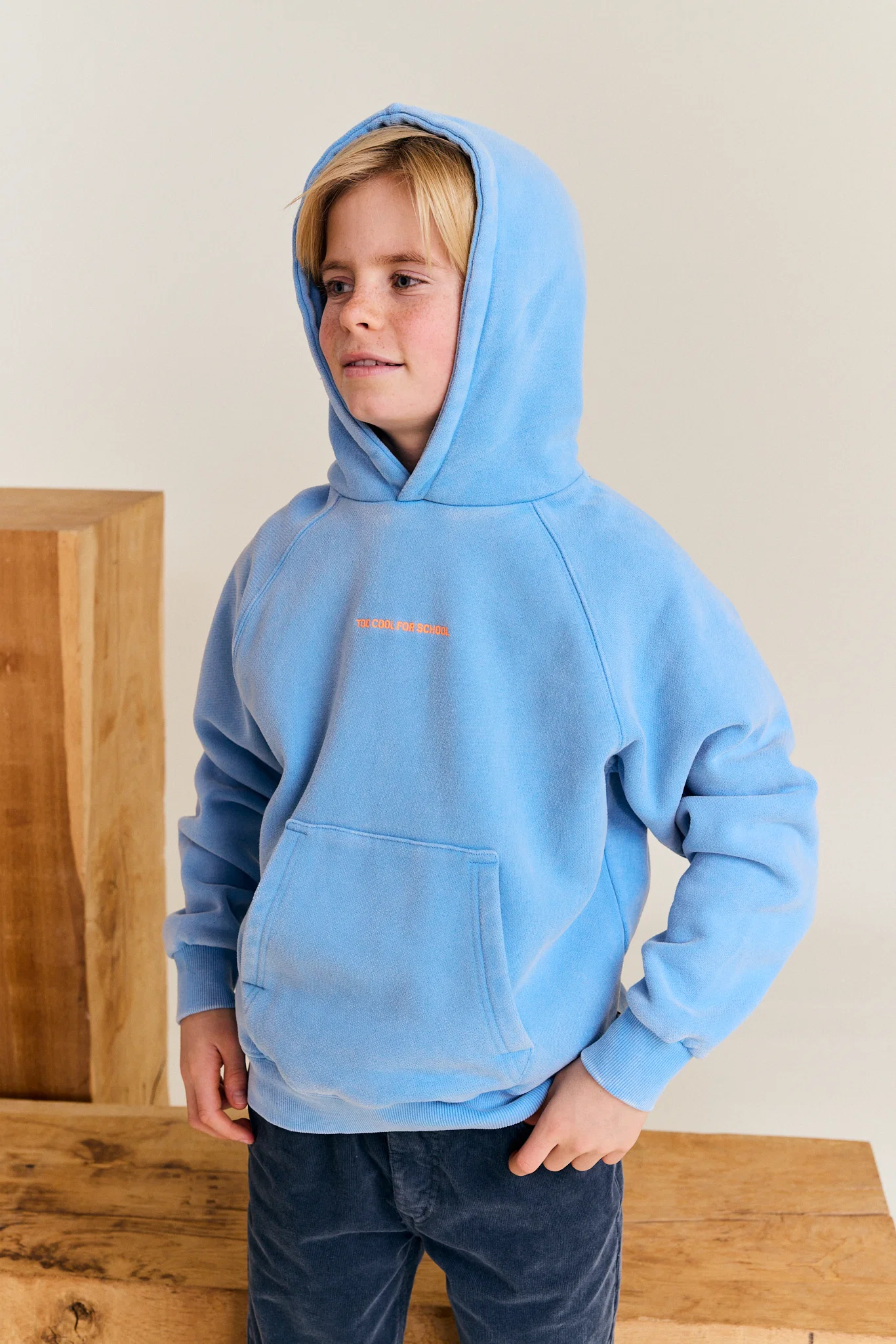 AO76 Clyde Hoodie in Sky Blau - Too Cool for School AO76 Clyde Hoodie in Sky Blau - Too Cool for School
