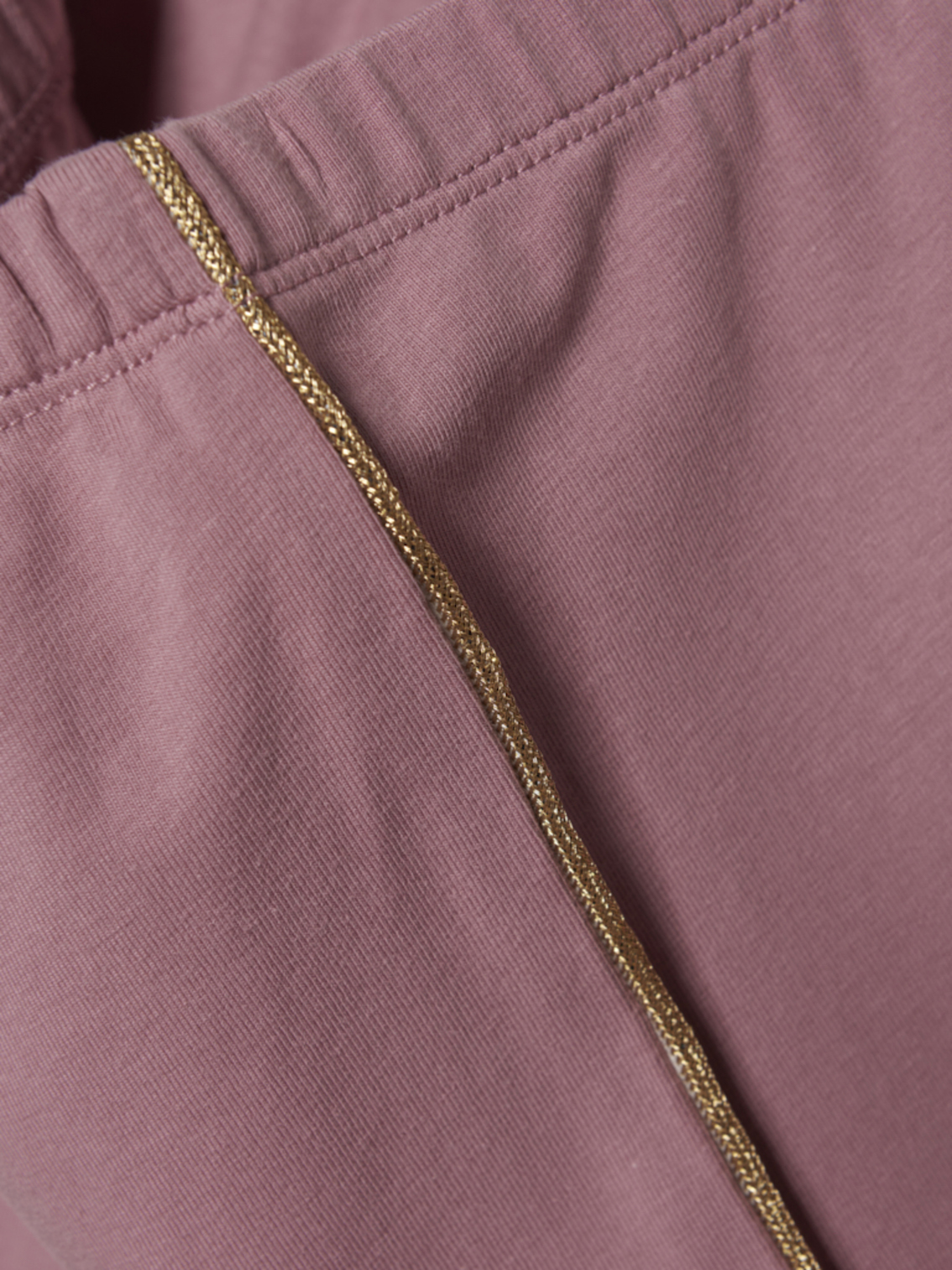 Creamie-Leggings-rose-mit-Gold822351HH-Detail Creamie Leggings in altrosa mit goldenen Seiten-Streifen