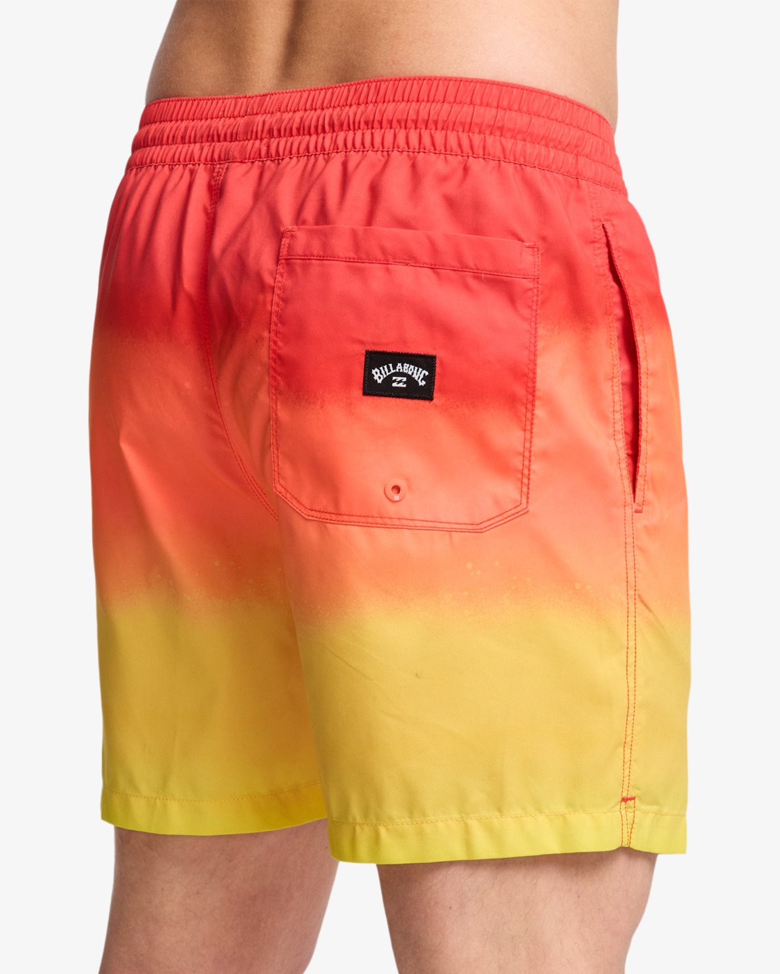 Billabong All Day Fade 16" - Layback Schwimmshorts für Männer - Retro Yellow Sunset Billabong All Day Fade 16" - Layback Schwimmshorts für Männer - Retro Yellow Sunset