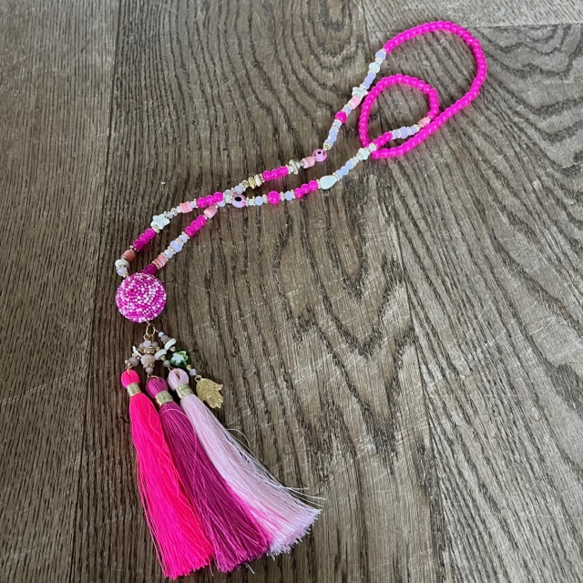 Modeschmuck in Pink mit 2 Quasten