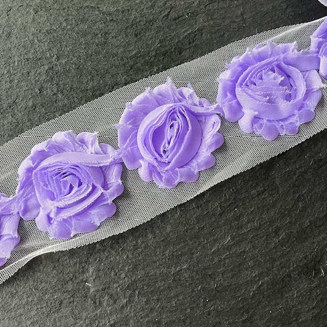 Wowzers Shabby Chic Stoffblume Blüte am Band - Fllieder - 3 Blumen 