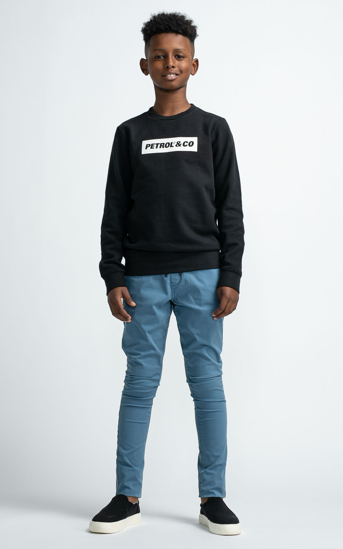 B-1030-TRO584_5169_03 Petrol Industries Jungs Chino Hose mit Jog Kordl in Coronet Blau