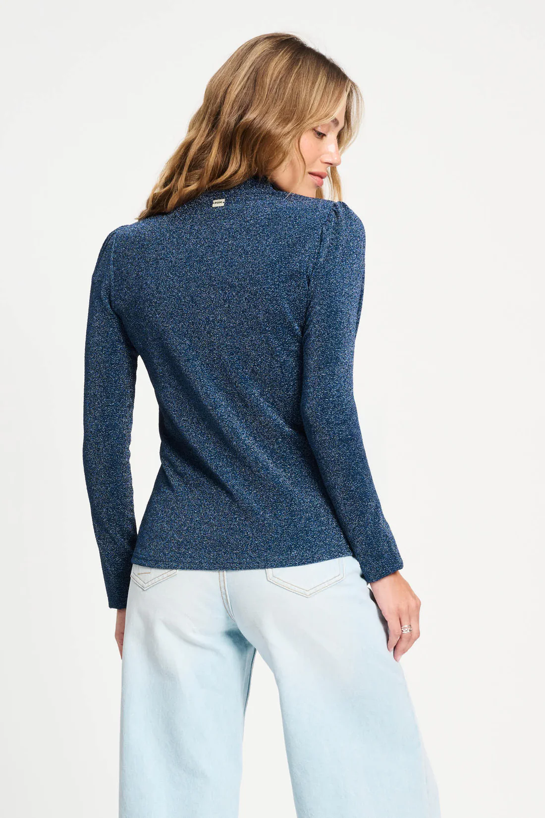 POM Amsterdam Glitter Dawn Turtleneck Stehkragen Top in Blau Glitzer POM Amsterdam Glitter Dawn Turtleneck Stehkragen Top in Blau Glitzer